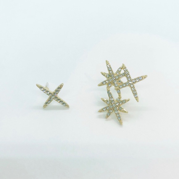 ✨ Stars Stud Earrings - Picture 3 of 10